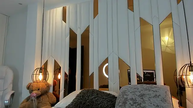 CarolinaFerrer online show from March 25, 2026, 1:28 pm