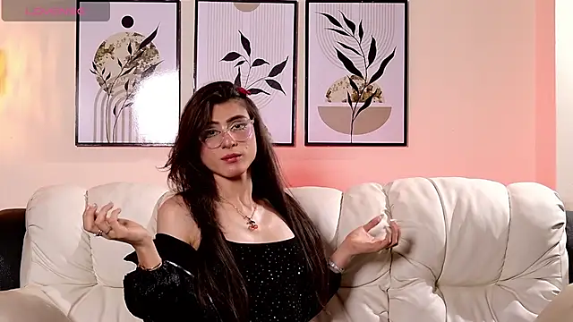 Violeta Foxz online show from April 16, 2026, 7:14 pm