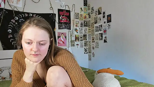 WonderConnie1 online show from September 30, 2025, 11:04 am