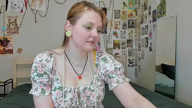 Snapshot of WonderConnie1 chatting on June 30, 2026, 9:32 am WonderConnie1 online show from June 30, 2026, 9:32 am