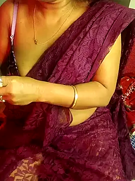 monaa-darling online show from November 22, 2025, 6:18 pm