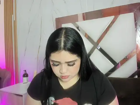 Snapshot of im_bunny__ chatting on April 27, 2026, 1:31 pm im bunny online show from April 27, 2026, 1:31 pm