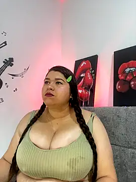 SafiroFer online show from October 15, 2025, 9:04 pm