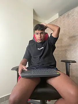 CHR58  online show from April 29, 2026, 12:27 am