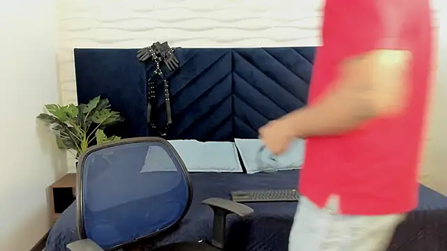 MrJustin  online show from October 30, 2025, 9:04 pm