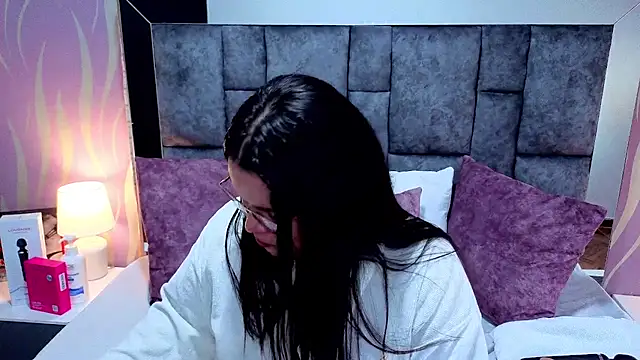 SamanthaPaImer online show from September 18, 2025, 8:11 pm