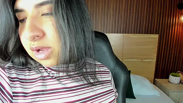 Snapshot of alice_coopperx chatting on October 20, 2025, 12:27 pm alice coopperx online show from October 20, 2025, 12:27 pm