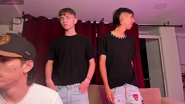 Handsomeboyss19 online show from October 1, 2025, 11:11 pm