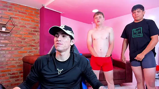 Handsomeboyss19 online show from November 5, 2025, 2:22 am