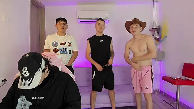 Handsomeboyss19 online show from November 18, 2025, 1:44 am