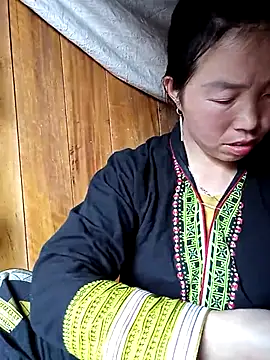 hera-00 online show from November 23, 2025, 6:35 am