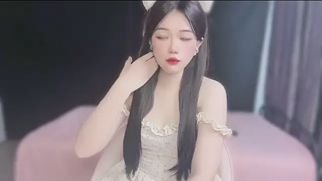 Sparkly Candy online show from September 18, 2025, 2:35 am