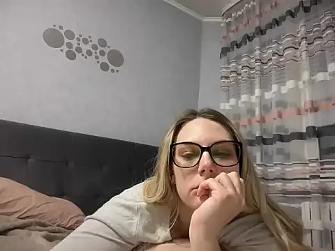 NikexPretty online show from March 12, 2026, 6:03 pm