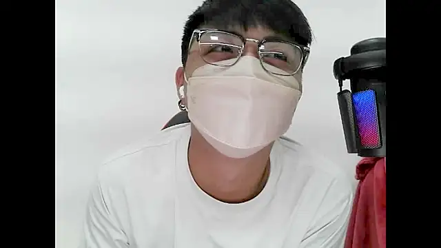 zhu000000 online show from October 30, 2025, 6:15 am