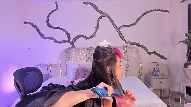 SarahCastro1  online show from September 30, 2025, 4:06 am