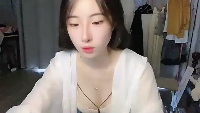 Freya7777 online show from September 13, 2025, 4:01 am