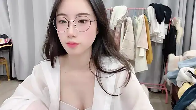 Freya7777 online show from November 17, 2025, 4:13 pm