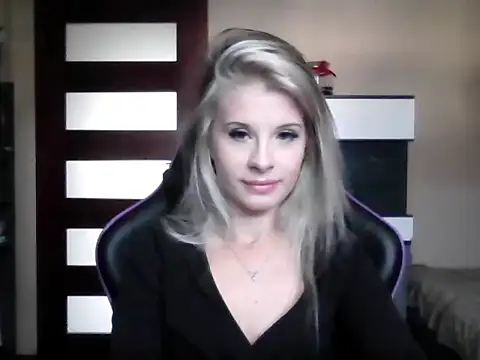 KristineGlow online show from September 9, 2025, 6:13 am