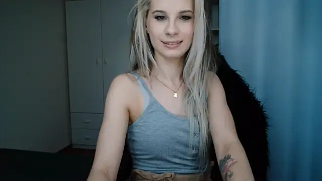 Snapshot of KristineGlow chatting on June 24, 2026, 6:51 pm KristineGlow online show from June 24, 2026, 6:51 pm