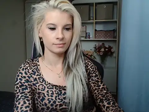 Snapshot of KristineGlow chatting on July 23, 2026, 3:10 pm KristineGlow online show from July 23, 2026, 3:10 pm