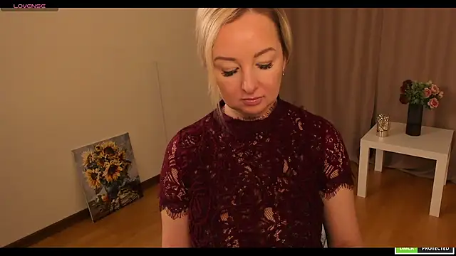 Snapshot of sexmom8 chatting on October 1, 2025, 6:52 am sexmom8 online show from October 1, 2025, 6:52 am