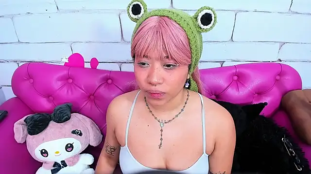 SafiroAgataaa online show from October 3, 2025, 7:11 pm