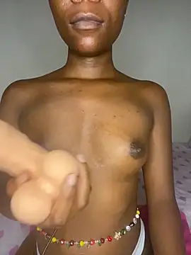 Snapshot of Crazyqueenxxx chatting on October 14, 2025, 10:54 pm Crazyqueenxxx online show from October 14, 2025, 10:54 pm