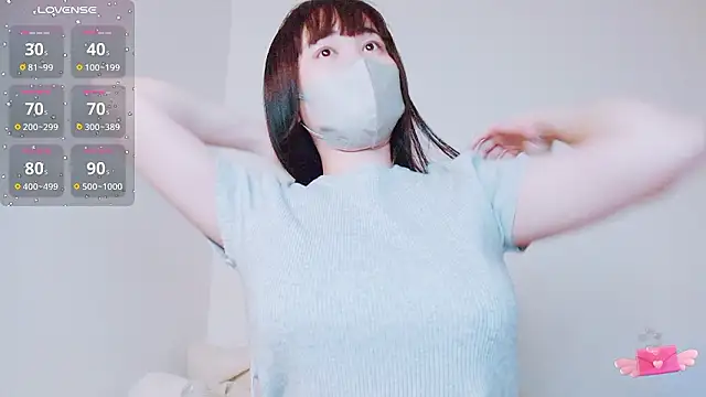 Snapshot of Zinzin_chan chatting on April 15, 2026, 6:37 pm Zinzin chan online show from April 15, 2026, 6:37 pm