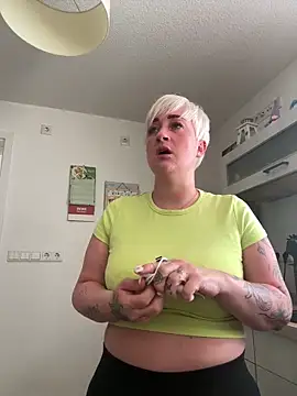 Rozendefotz online show from April 23, 2026, 2:08 pm