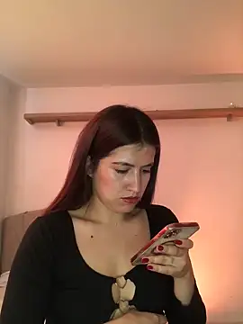 BrunnetAri  online show from October 31, 2025, 3:02 pm