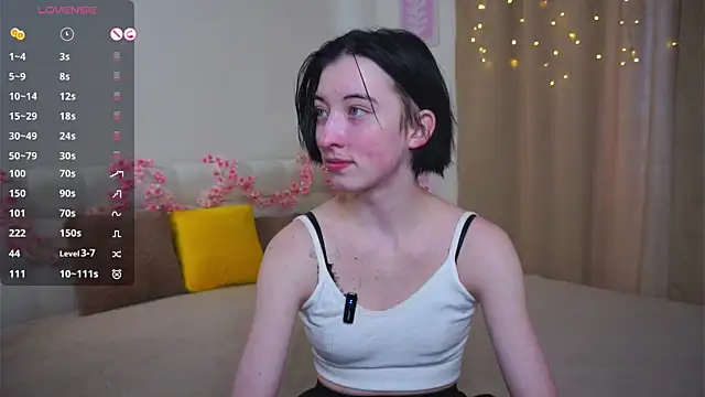 JuanaFriesz online show from February 18, 2026, 9:05 am