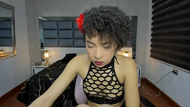 Lucia jane online show from November 22, 2025, 7:35 pm