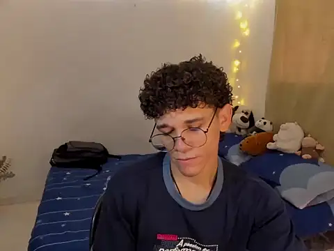 Tom Blues online show from November 10, 2025, 2:05 pm