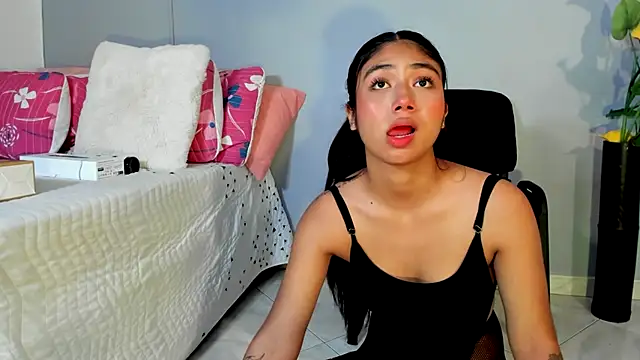 KimTayloor1 online show from September 16, 2025, 7:04 pm