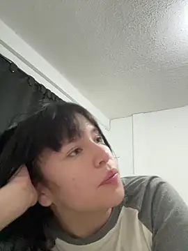 aliciia 23 online show from September 24, 2025, 4:16 am