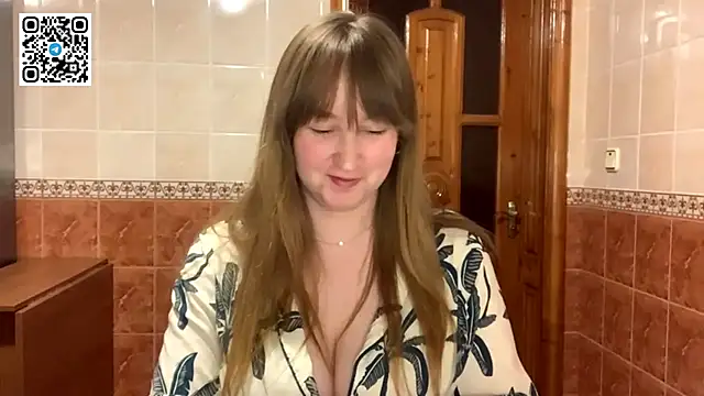 MaroonMoon  online show from October 30, 2025, 8:31 pm