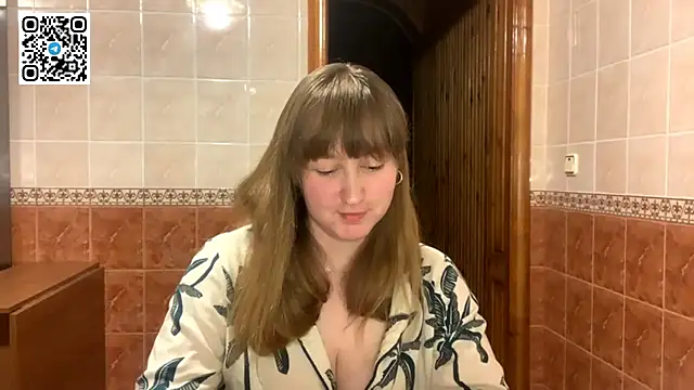 MaroonMoon  online show from November 2, 2025, 8:55 pm