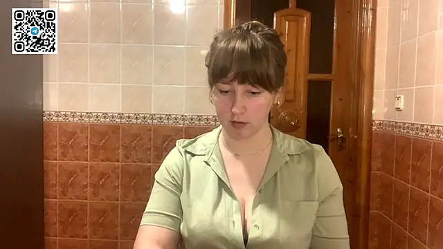 MaroonMoon  online show from December 15, 2025, 8:57 pm