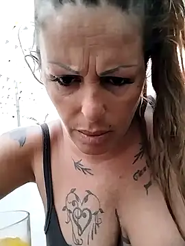 canariamorbosa online show from September 24, 2025, 6:33 pm