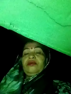 Manavi x online show from November 17, 2025, 10:15 pm