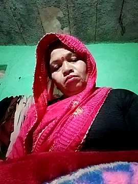 Manavi x online show from December 20, 2025, 11:45 pm