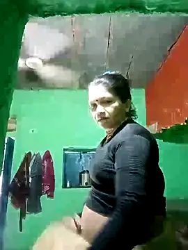 Manavi x online show from April 15, 2026, 2:29 am