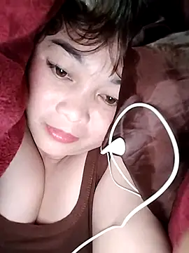 Lyly nuce online show from December 4, 2025, 3:32 pm