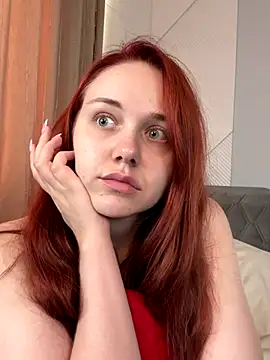 PollyVinice online show from September 17, 2025, 11:45 am