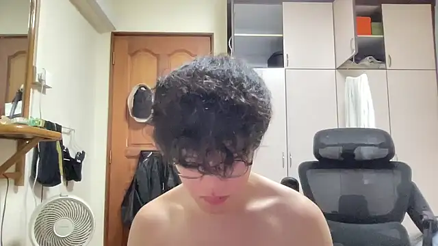 Snapshot of Passionatetwink2 chatting on November 13, 2025, 10:36 am Passionatetwink2 online show from November 13, 2025, 10:36 am