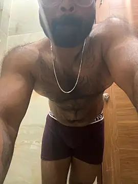 DJLOVE280825 online show from April 23, 2026, 10:45 pm