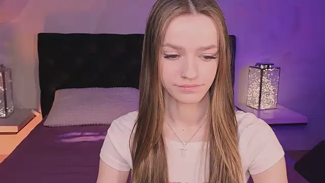 E l i z e  online show from April 21, 2026, 5:25 am