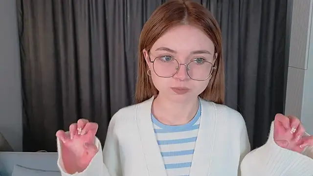 Snapshot of Susan_Gardner chatting on October 3, 2025, 2:14 pm Susan Gardner online show from October 3, 2025, 2:14 pm