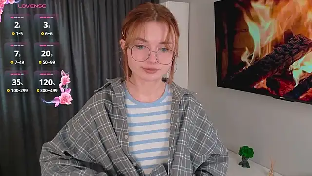 Snapshot of Susan_Gardner chatting on October 17, 2025, 9:01 am Susan Gardner online show from October 17, 2025, 9:01 am