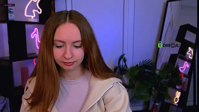 mila glow1 online show from September 28, 2025, 8:42 am